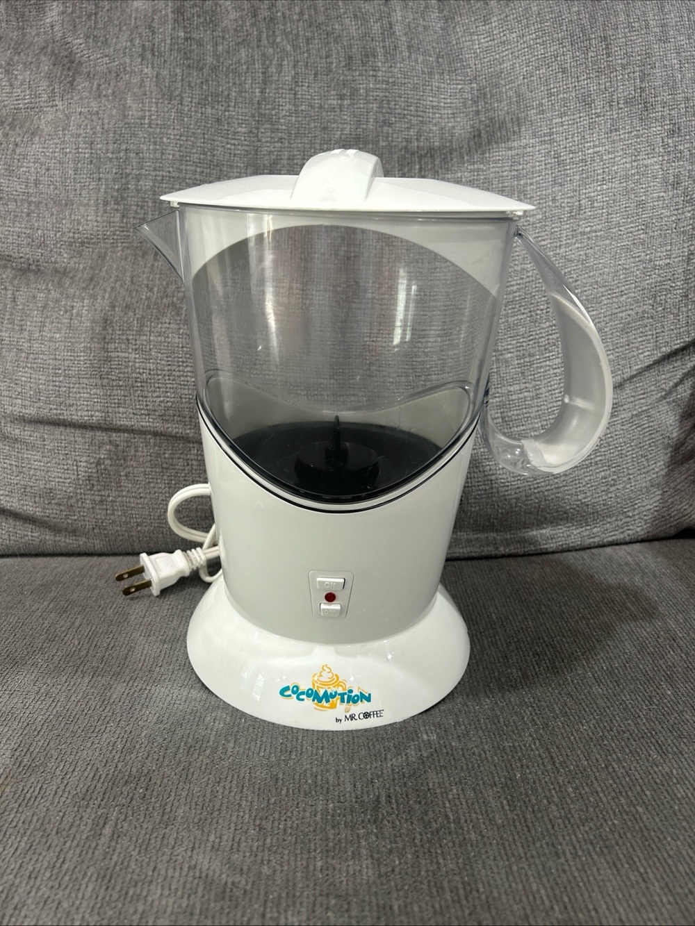Mr. Coffee Cocomotion Hot Chocolate Maker HC4 White Automatic Cocoa Mixer